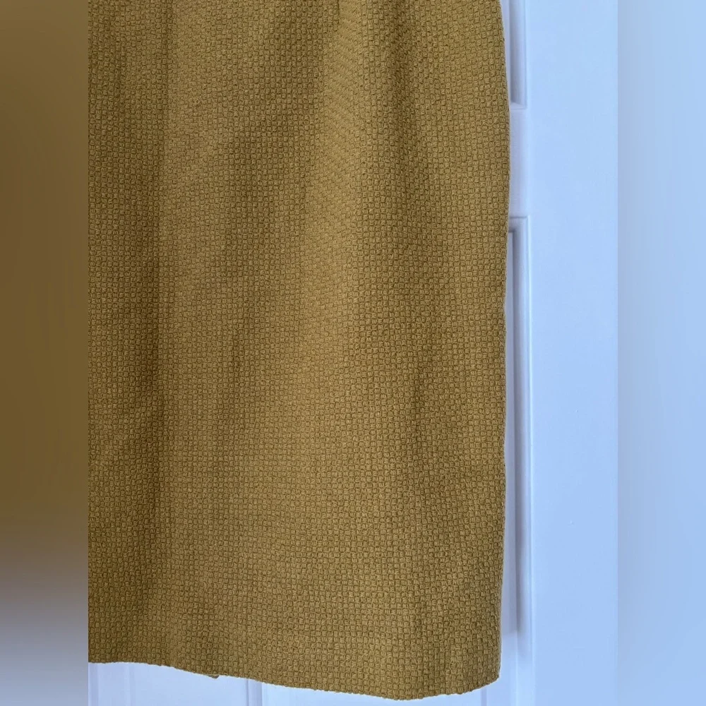 Boden Notre Dame Textured Citronelle Pencil Skirt - Picture 8 of 10